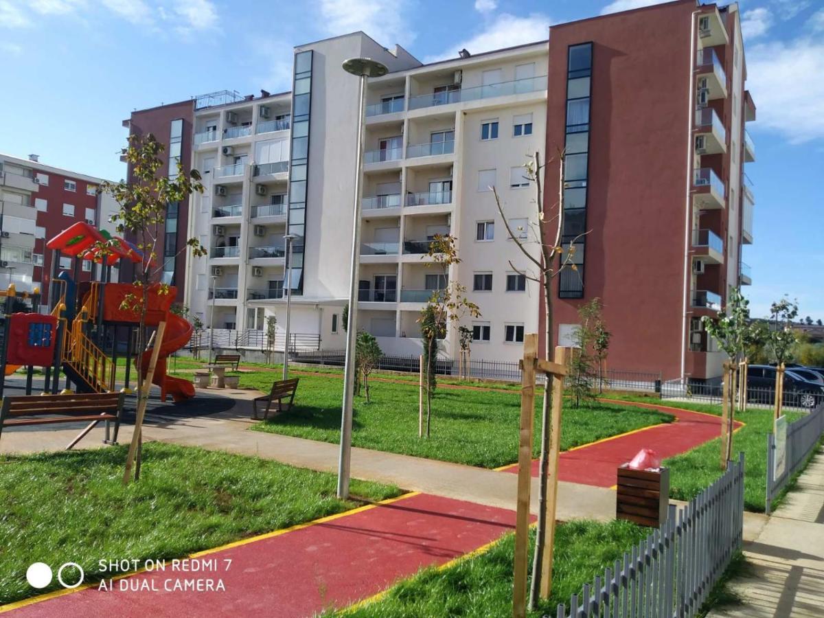 Aga Apartman פודגוריצה מראה חיצוני תמונה